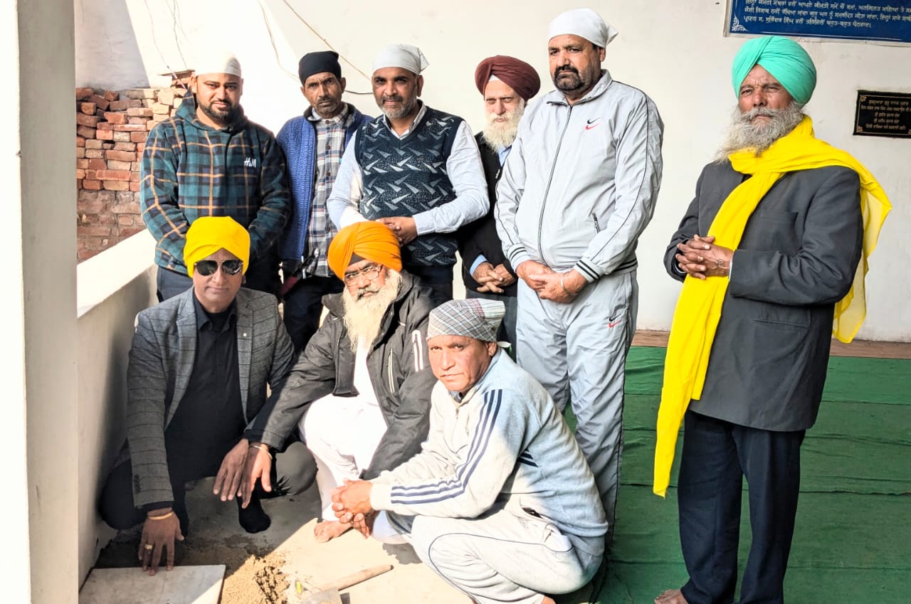 Chadha family started the service of installing stones in the langar hall of Gurdwara Guru Nanak Prakash Kitna